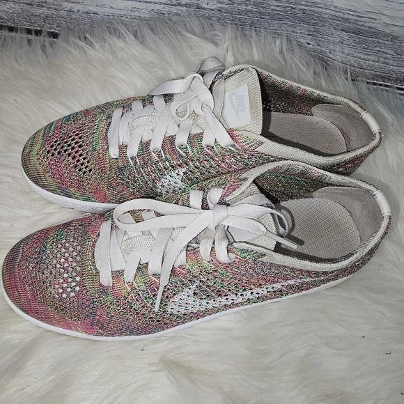 NIKECOURT  Tennis Classic Ultra Flyknit Sneakers  Size 8 - Picture 2 of 9